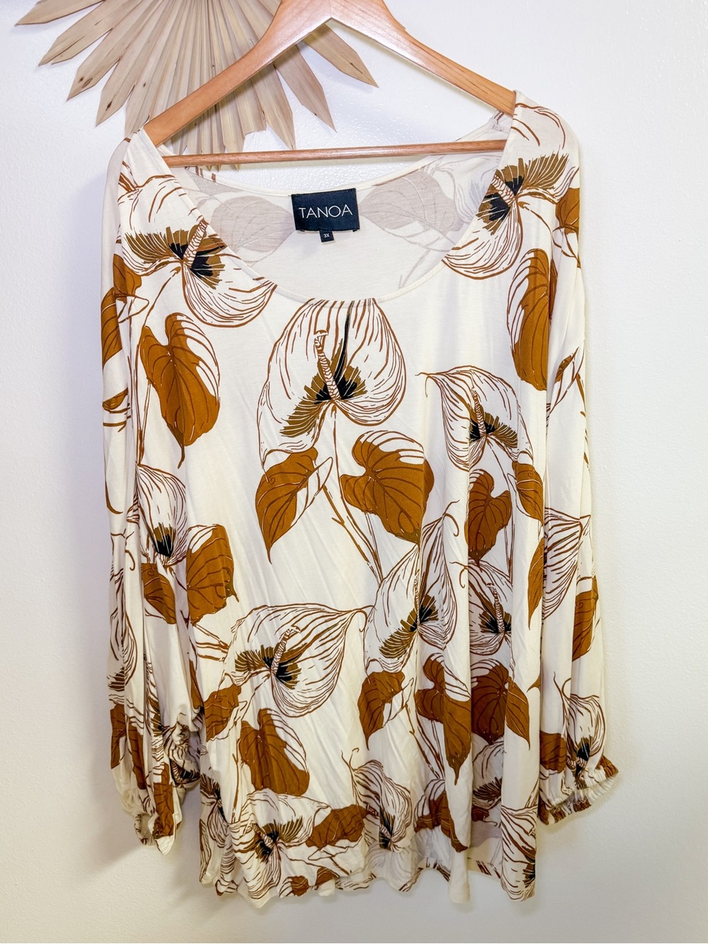tanoa | cream brown aloha print abbie 3/4 sleeve blouse